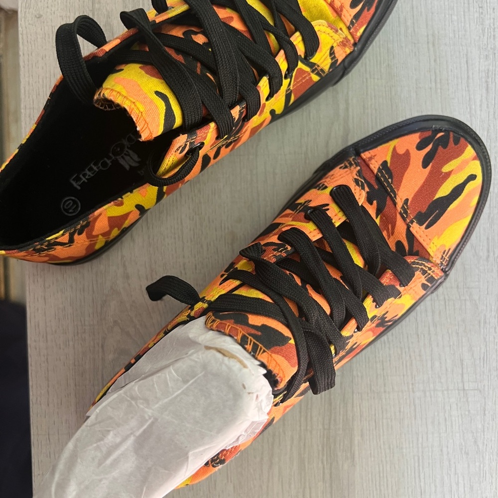 Free Choice by Elis Style: Kix Lo 303PR
Size: 10 - Picture 2 of 4